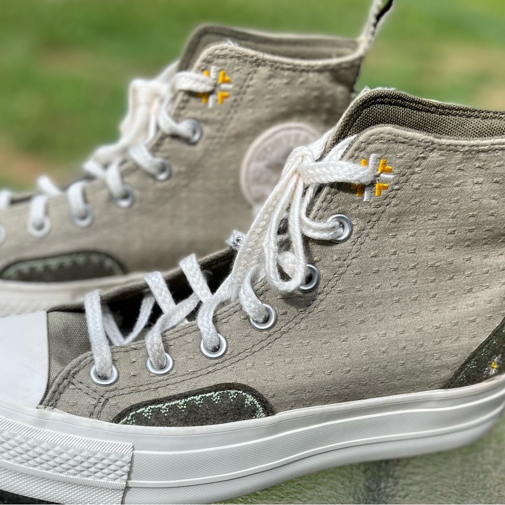 (Sz 8) Converse Chuck Taylor All Star Embroidered Olive High-Tops